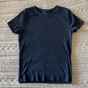 Hollister women’s navy blue ribbed tee, size small